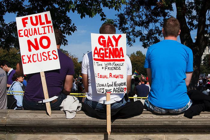 Image for LGBT al lavoro: vita difficile in Francia e in Italia