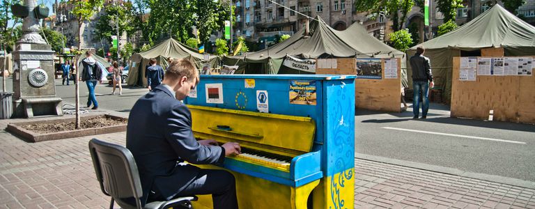 Image for The EU opens its doors to Ukranians