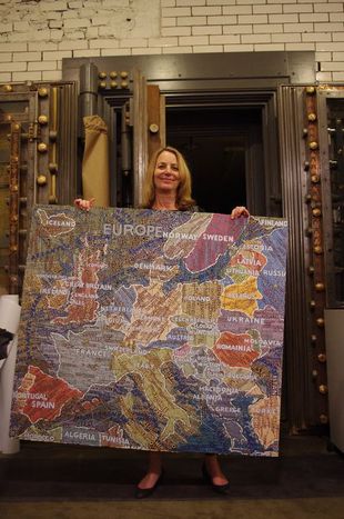 Image for Paula Scher: Wenn das Wort (wortwörtlich) zur Grenze wird