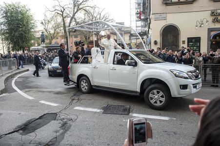 Image for Papa Francesco a Firenze: dopo 29 anni il pontefice nelle vie del centro cittadino