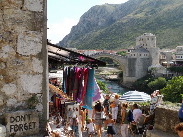Image for Un'infanzia tra la Bosnia e l'Austria