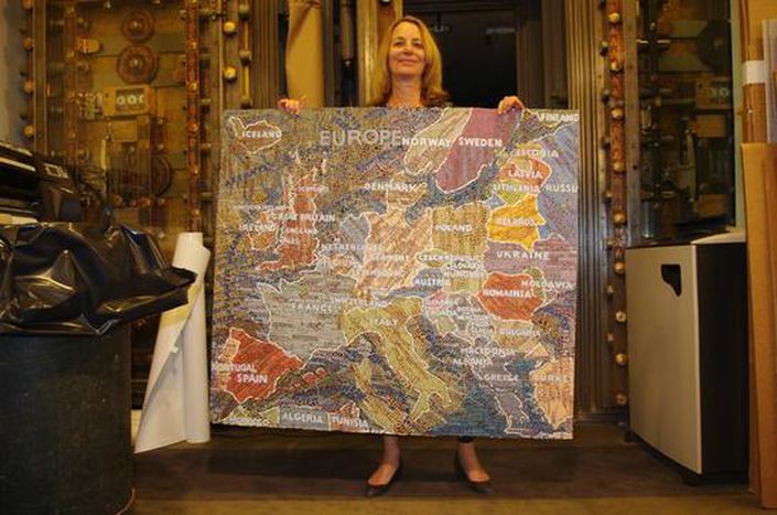 Image for Paula Scher, quando il confine è (letteralmente) la parola