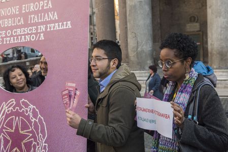 Image for In piazza per la cittadinanza