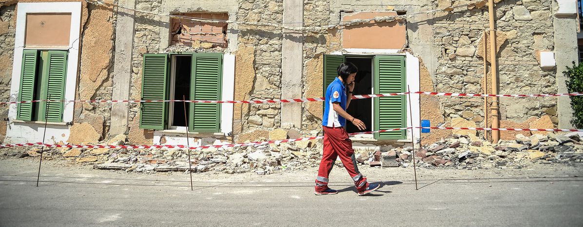 Image for Il dolore è grande, il cuore degli italiani pure