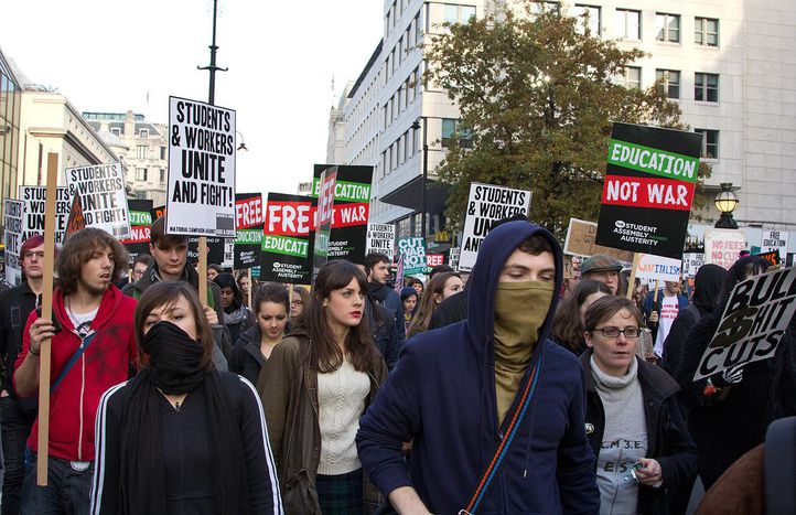 Image for Pourquoi le radicalisme séduit-il la jeunesse européenne ?