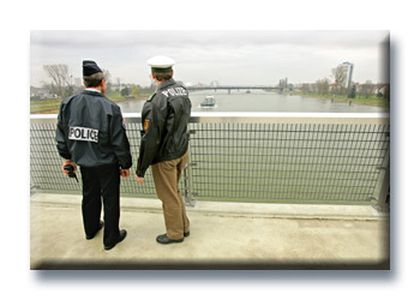 Image for Schengen borra las fronteras pero refuerza las cooperaciones aduenaras