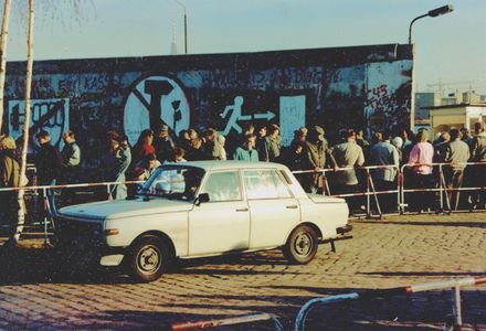 Image for La chute du mur de Berlin, dans le coffre d'une voiture...