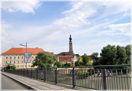 Image for [fre] Musée, lieu de pèlerinage ou encore supermarché : la maison qui a vu naître Hitler à Braunau am Inn.