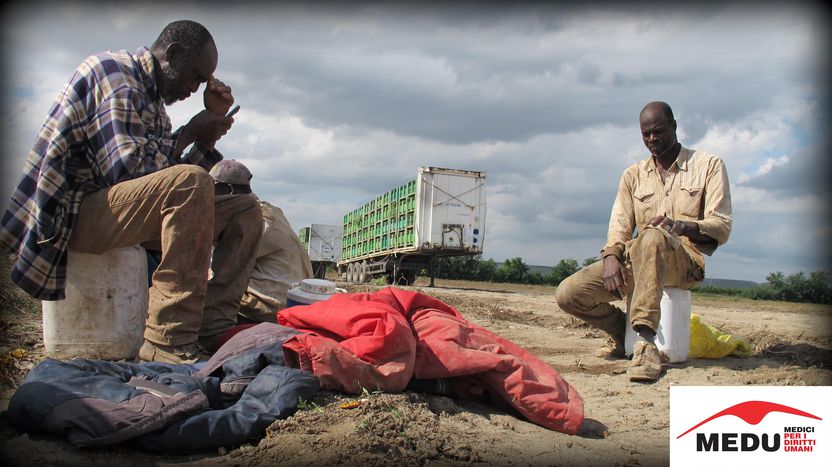 Image for Migrants en Italie : des jeunes flottent sur « l'après »
