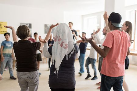 Image for Berlin : des ateliers de théâtre gratuits pour les réfugiés