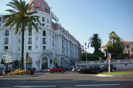 Image for Niza: más inmobiliarias que supermercados