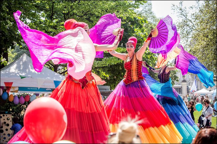 Image for Allez viens, on sort! 6, 7 mai : Bruxelles en fête.