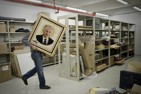 Image for La Commission Barroso s'asseoit sur ses cadeaux