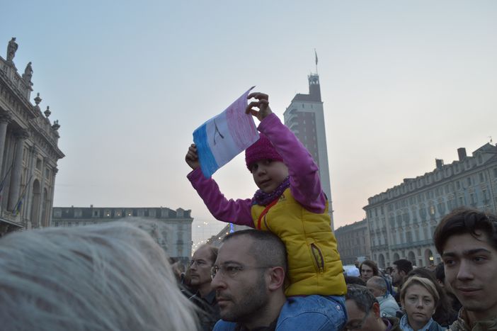 Image for Turin dans les rues pour Paris. La communauté musulmane: "Not in my name" 