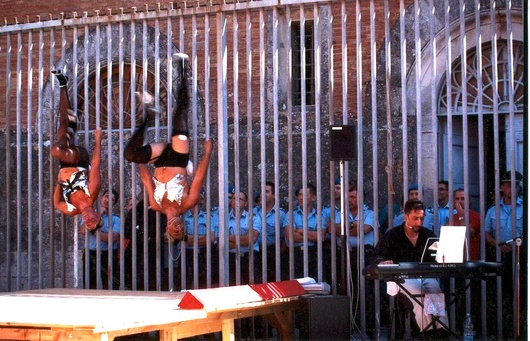 Une inversion des rôles qui n'a pas l'air de gêner les autorités de la prison Volterra